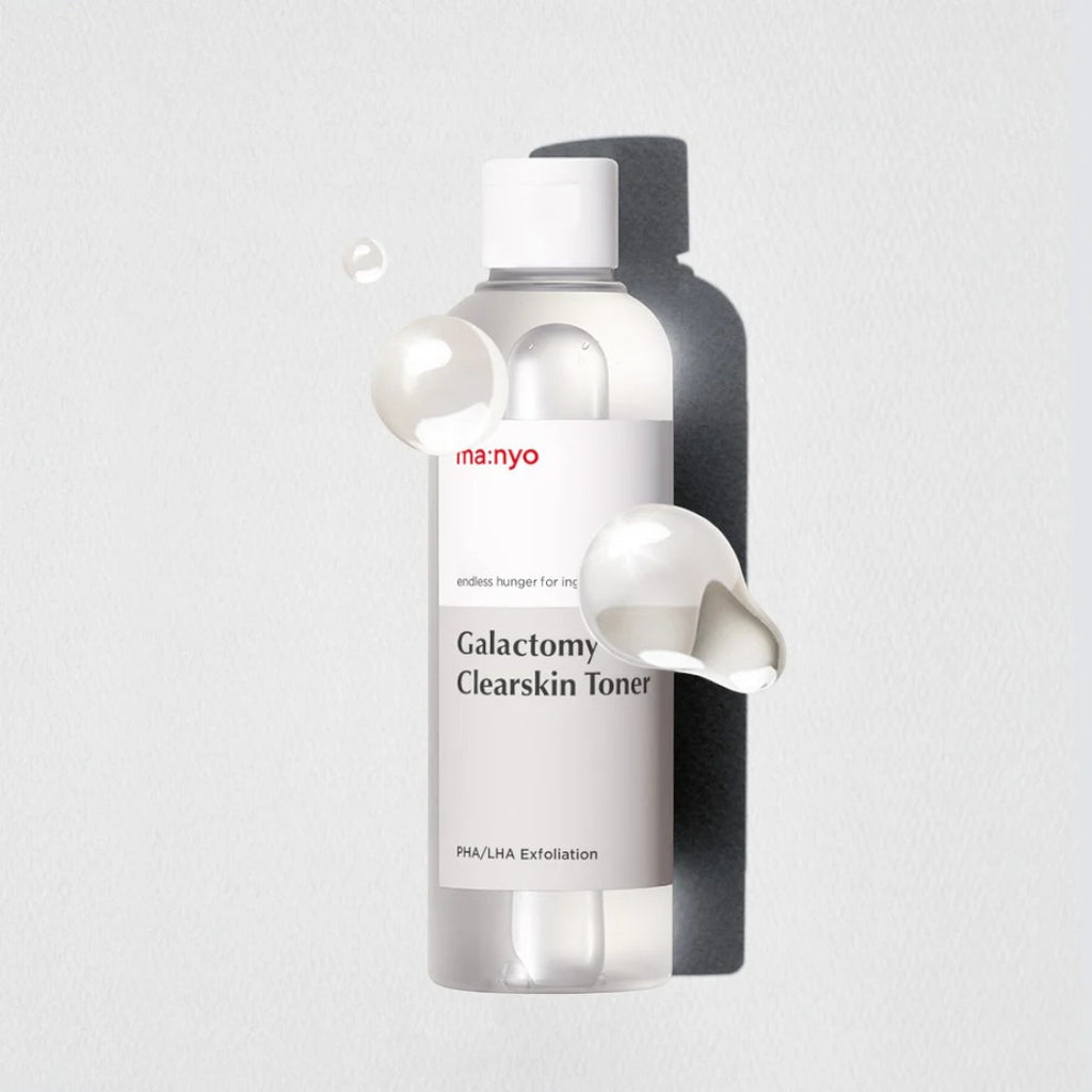 ma:nyo Galactomy Clearskin Toner 210ml bottle with exfoliating bubbles, hydrating toner for refined skin texture.