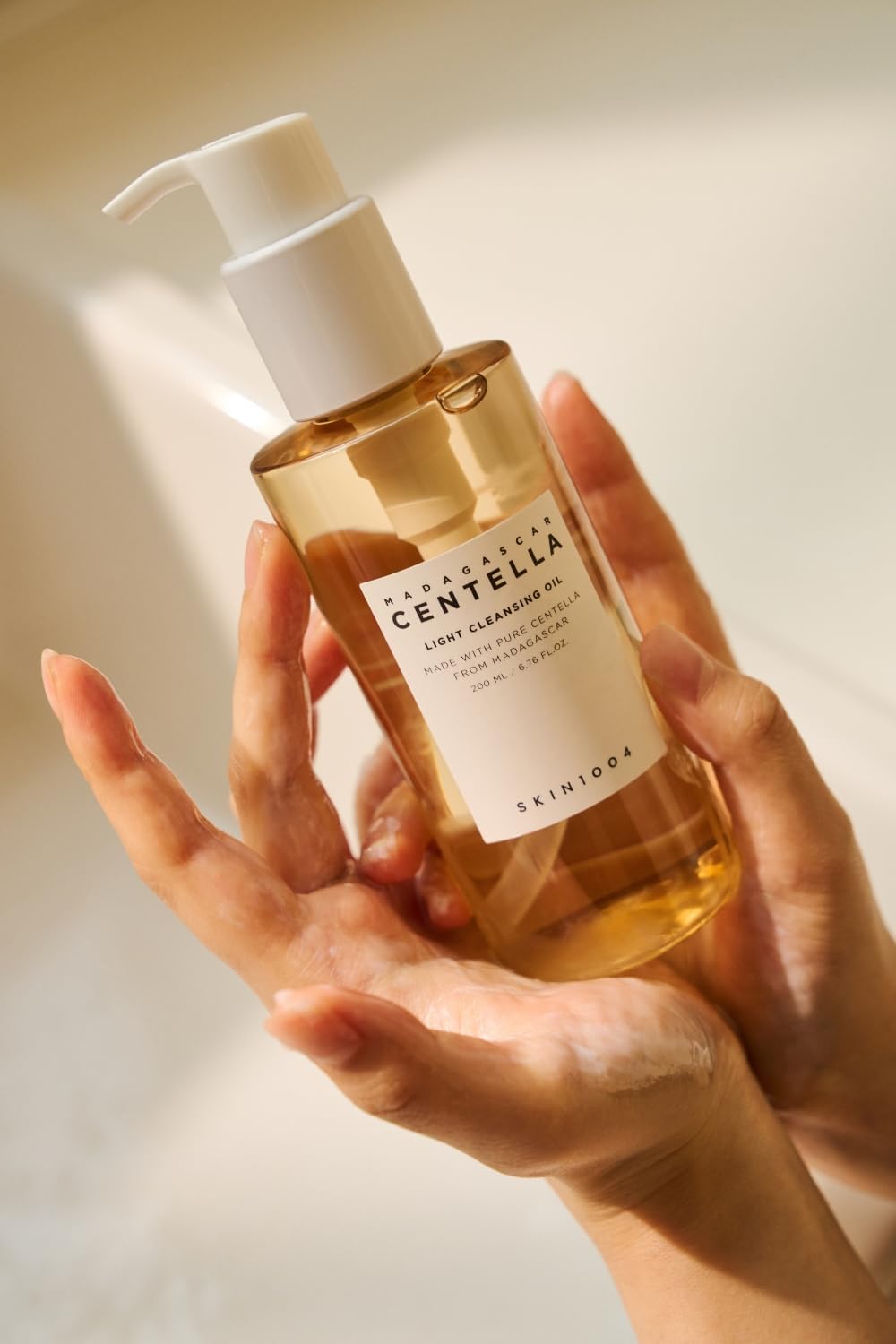 SKIN1004 Madagascar Centella Light Cleansing Oil 200ml | VGLE Beauty Canada
